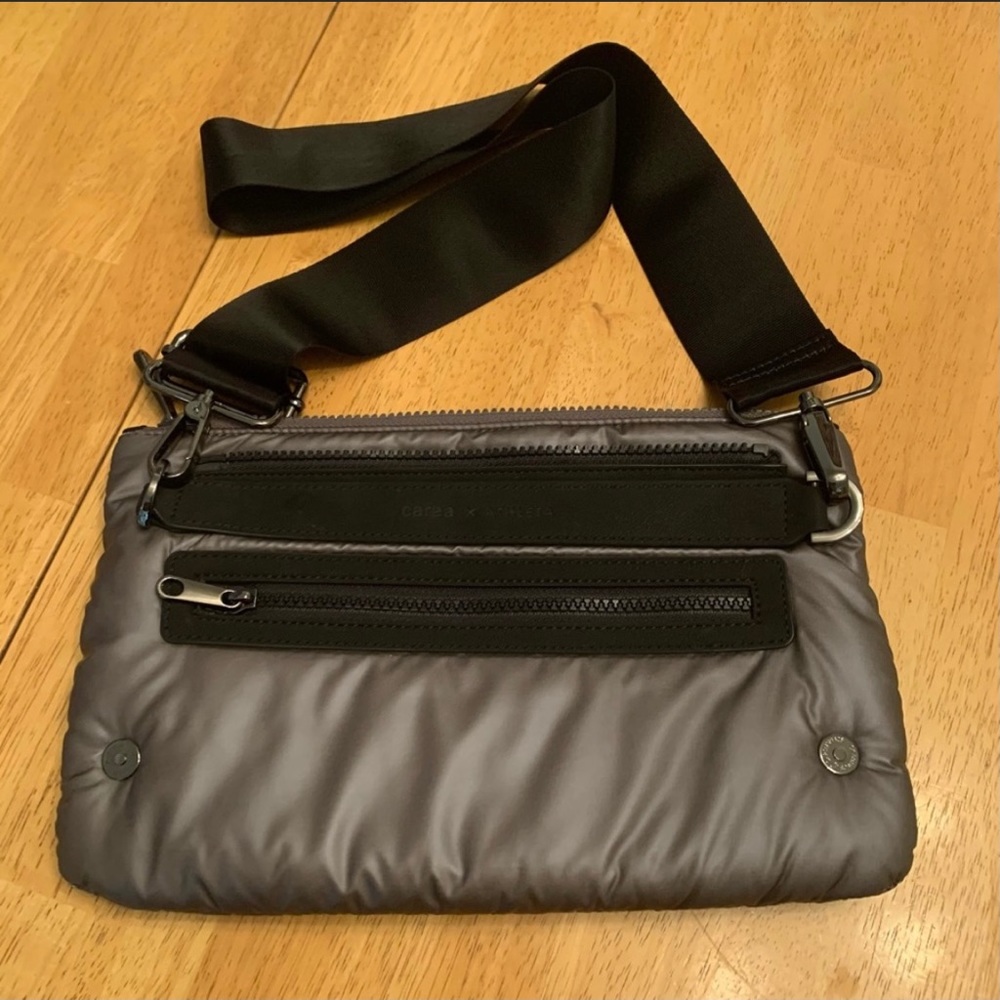 Athleta Caraa convertible puffer belt bag purse